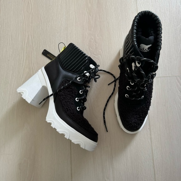 NEW Sorel BREX Heel Lace Cozy Bootie - Picture 8 of 13